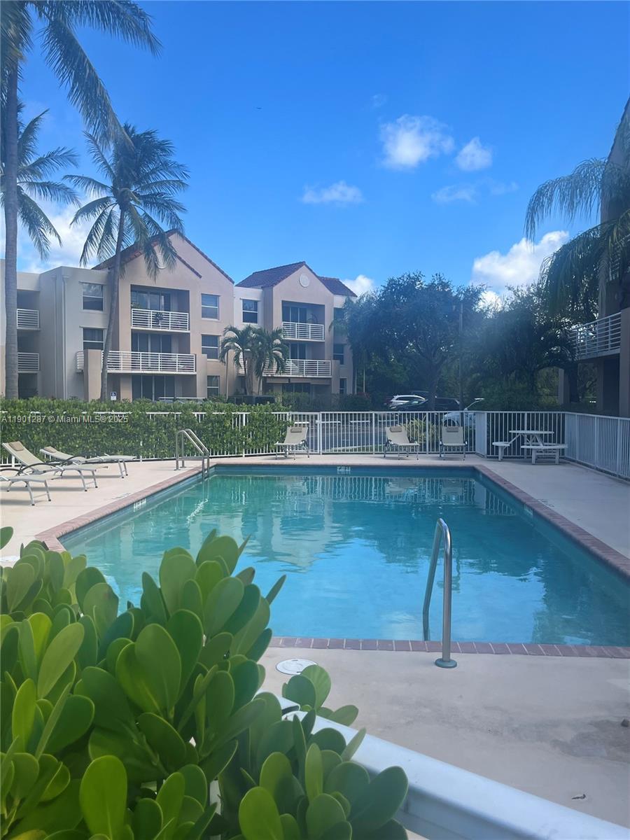 2731 Ocean Club Blvd # 301, Hollywood FL 33019