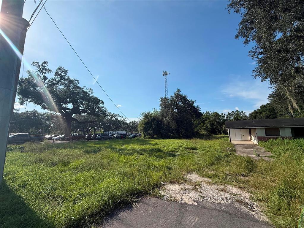 9410 E FOWLER AVENUE, THONOTOSASSA, FL — photo 2 of 6