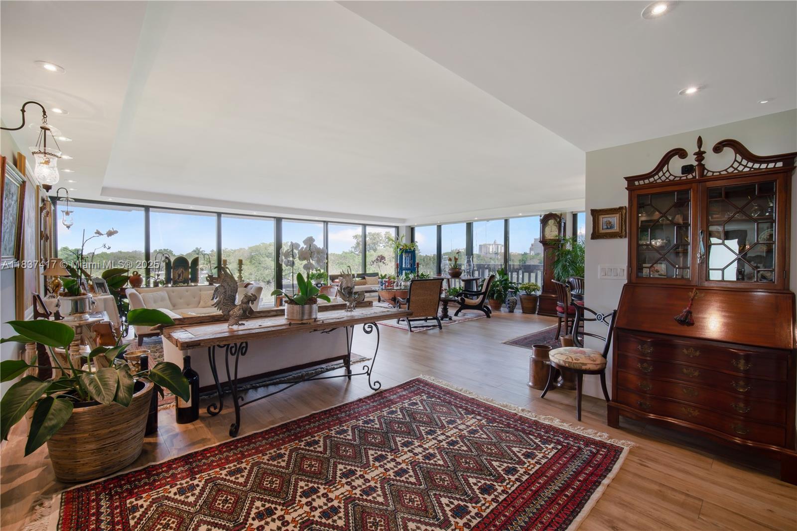 700 Coral Way # 4, Coral Gables FL 33134