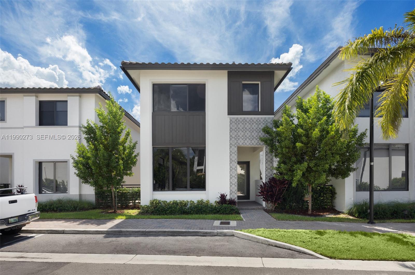 8026 NW 43rd St, Doral FL 33166