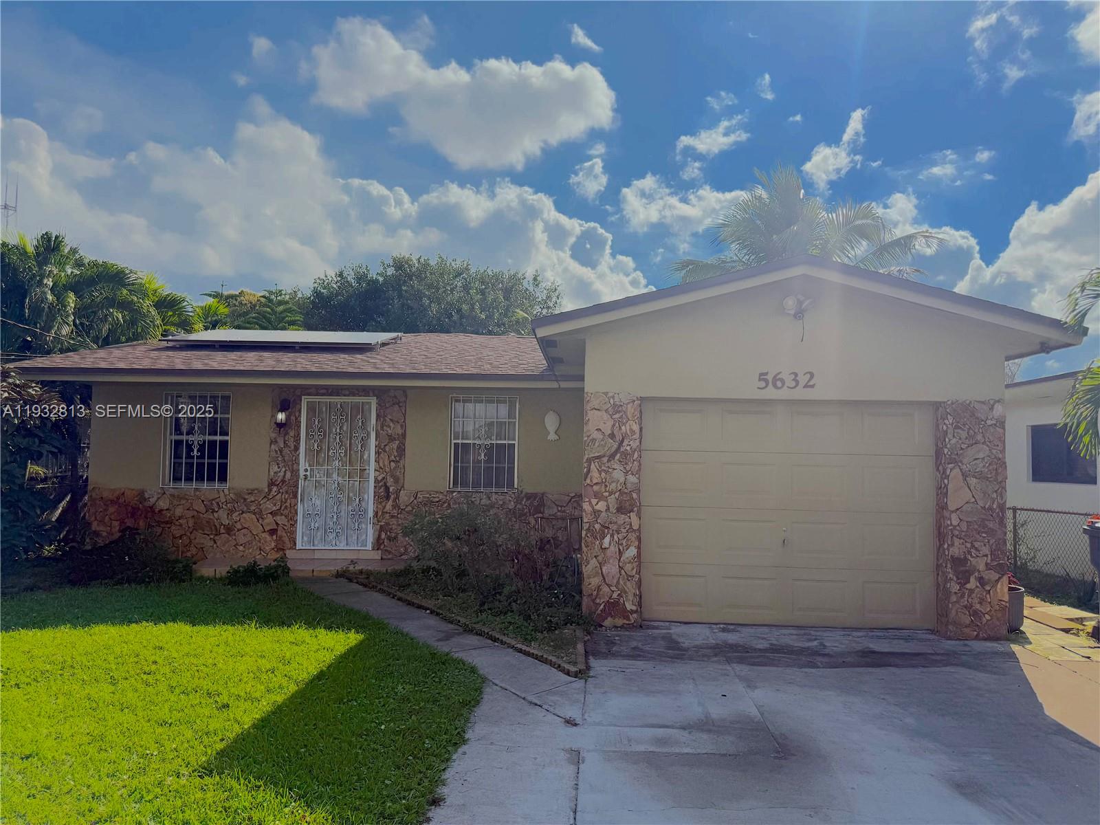 5632 SW 19th St, West Park FL 33023