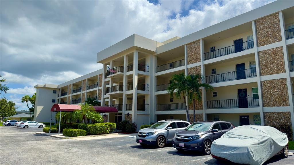 7461 W COUNTRY CLUB DRIVE N UNIT 306