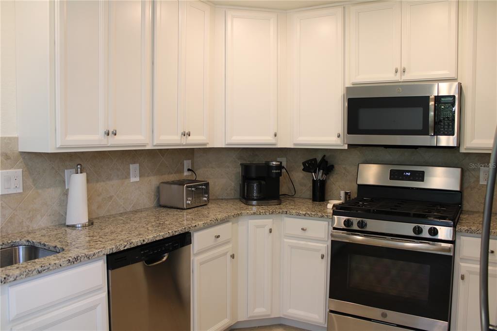 5831 WAKE FOREST RUN UNIT 101, BRADENTON, FL — photo 2 of 30