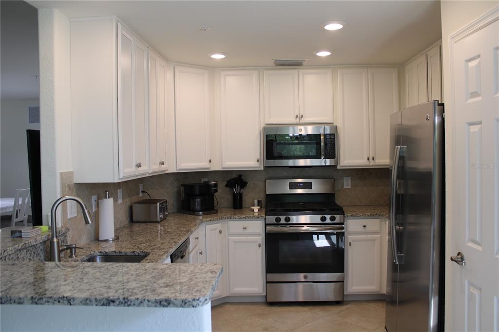 5831 WAKE FOREST RUN UNIT 101, BRADENTON, FL — photo 4 of 30