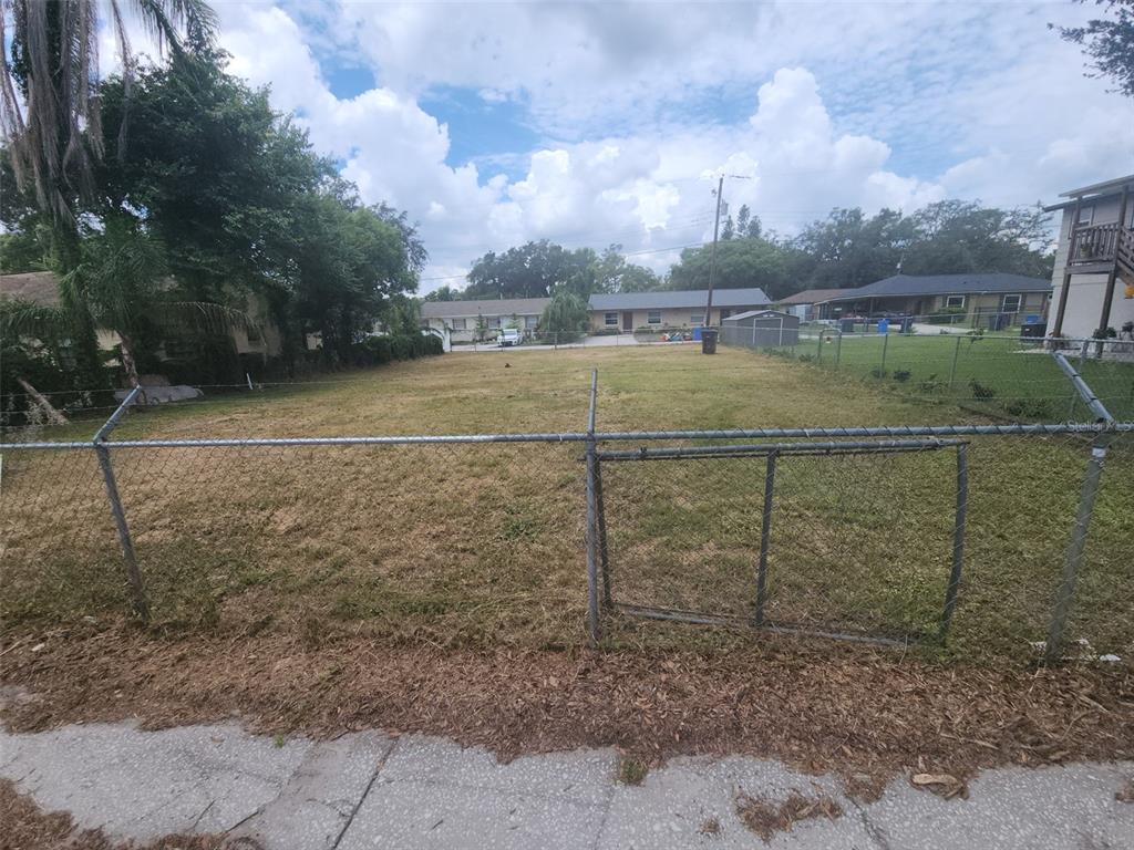 5232 PINE STREET, SEFFNER, FL — photo 4 of 12