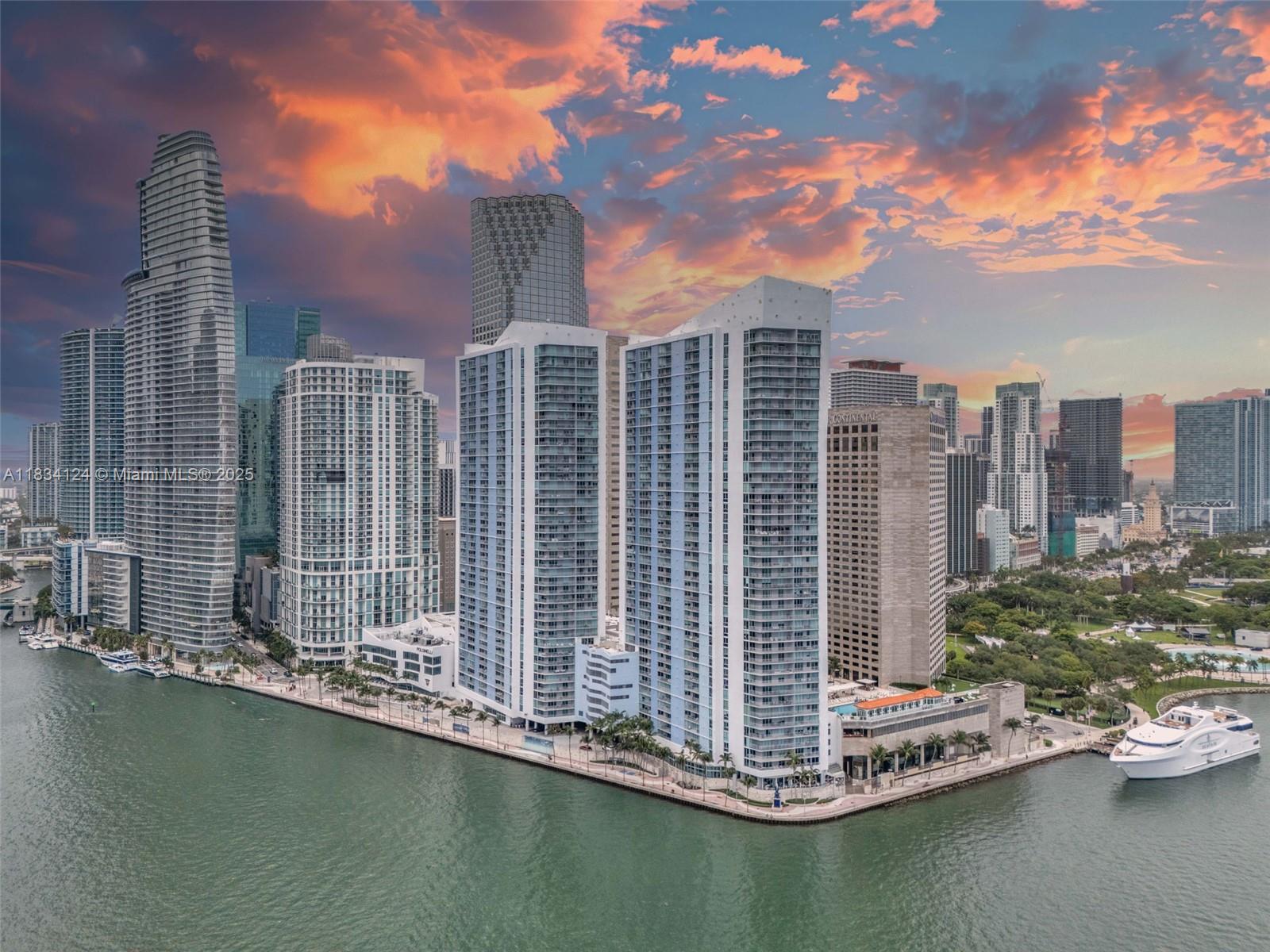 325 S Biscayne Blvd # 2816, Miami FL 33131