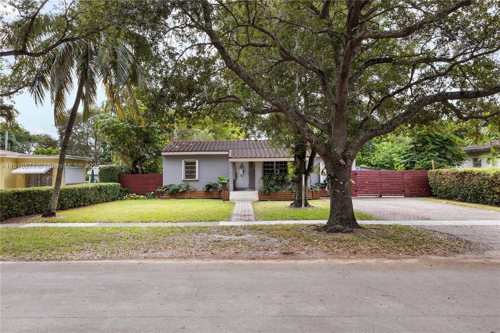 1220 Oriole Ave, Miami Springs FL 33166