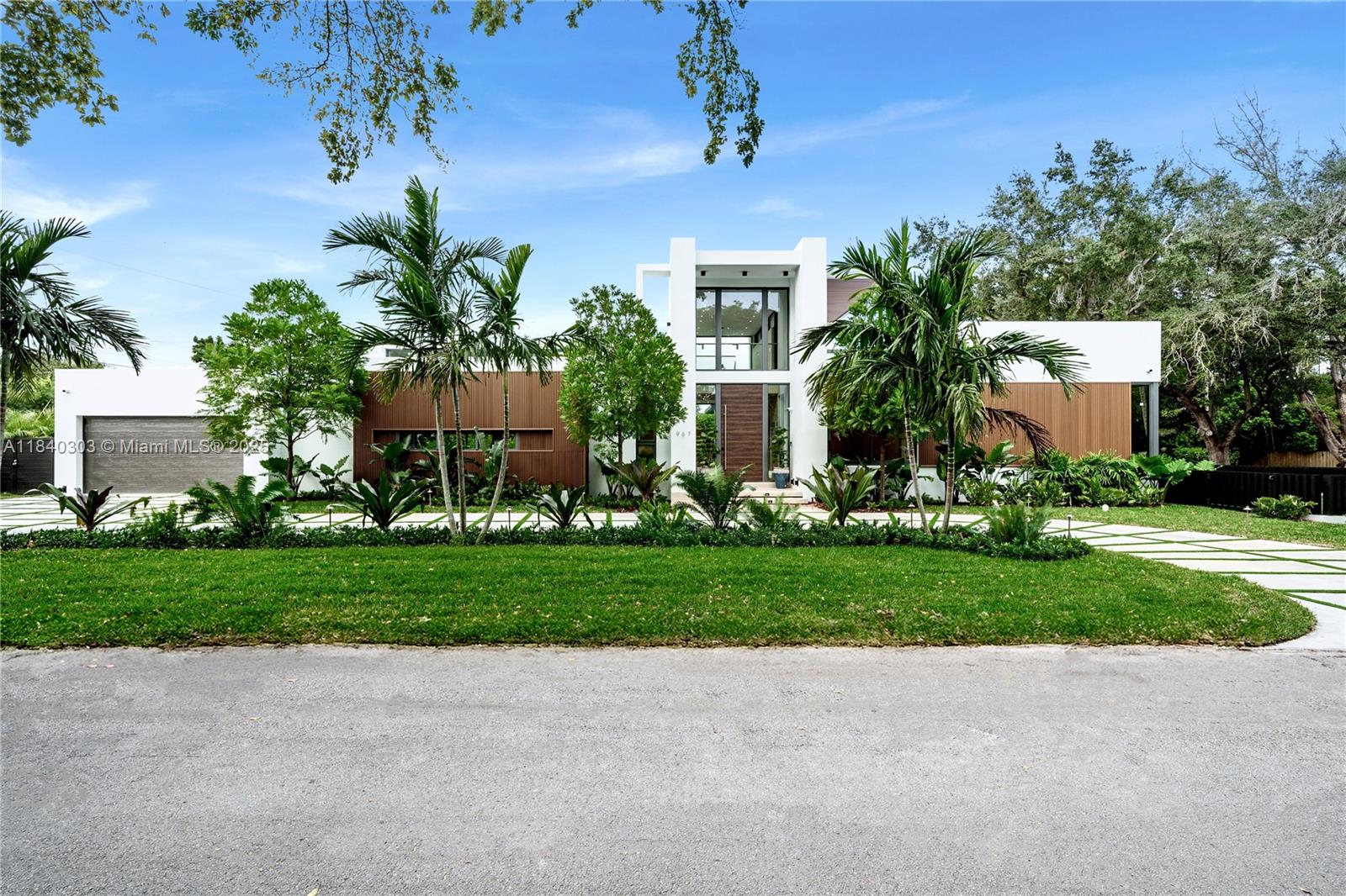 967 NE 117th St, Biscayne Park FL 33161