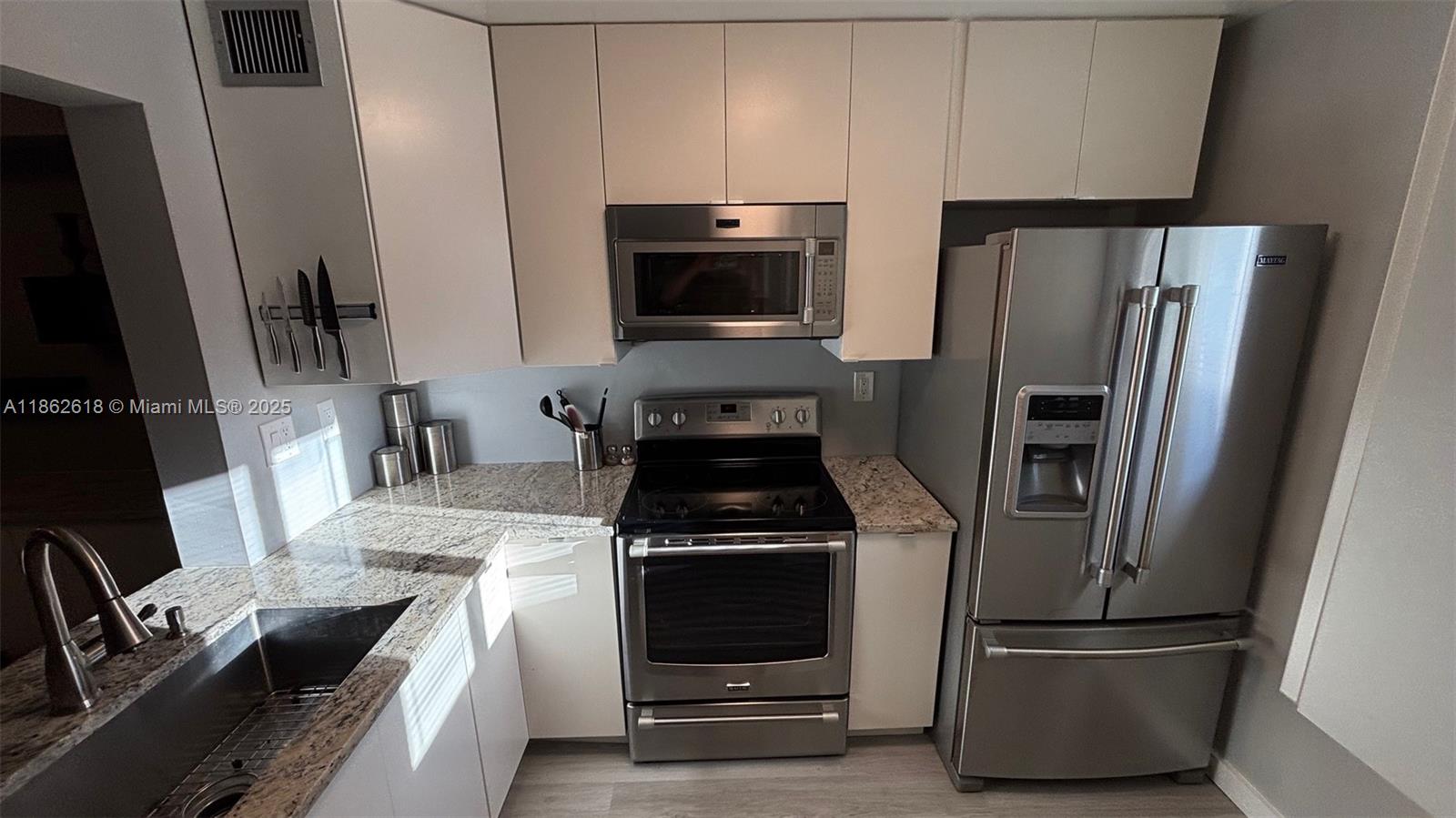 2761 S Oakland Forest Dr # 103, Oakland Park FL 33309