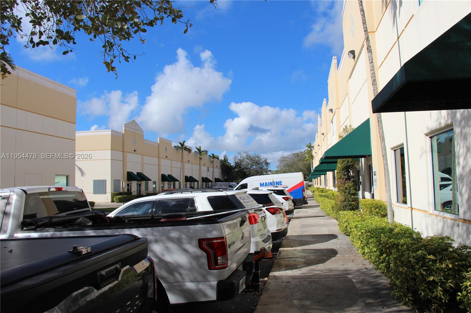 POMPANO BEACH, FL — photo 2 of 30