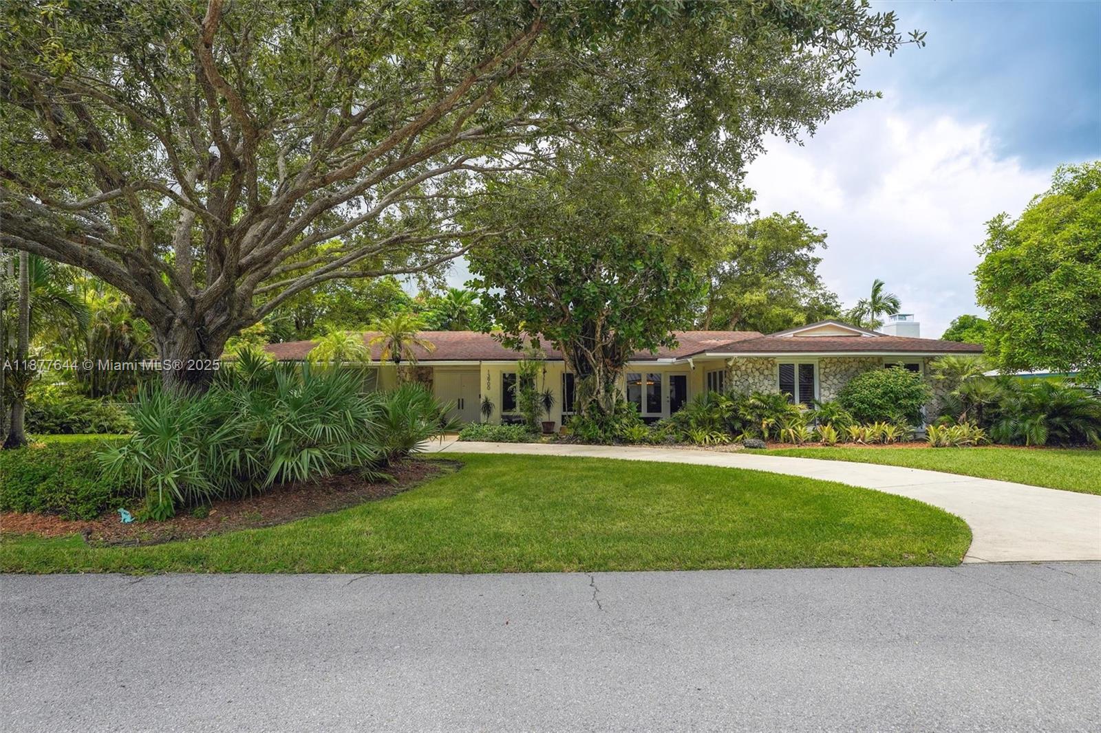 13900 SW 72nd Ct, Palmetto Bay FL 33158