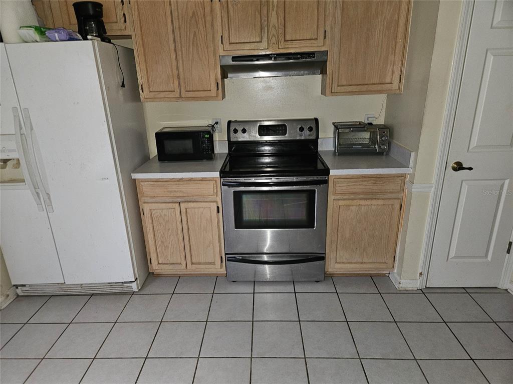 8033 MACDOUGALL DRIVE E, JACKSONVILLE, FL — photo 3 of 10