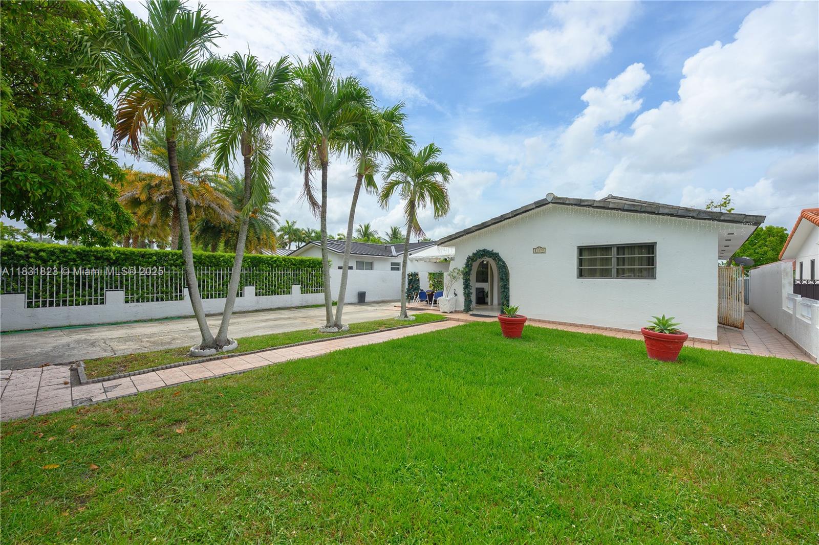 11870 SW 5th St, Miami FL 33184