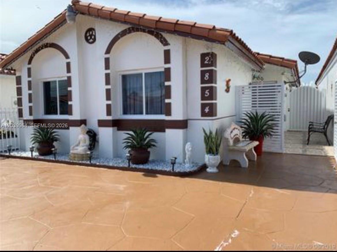 2854 W 75th Ter, Hialeah FL 33018
