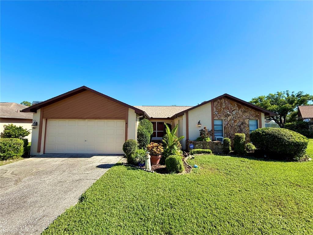 7329 CHINABERRY COURT