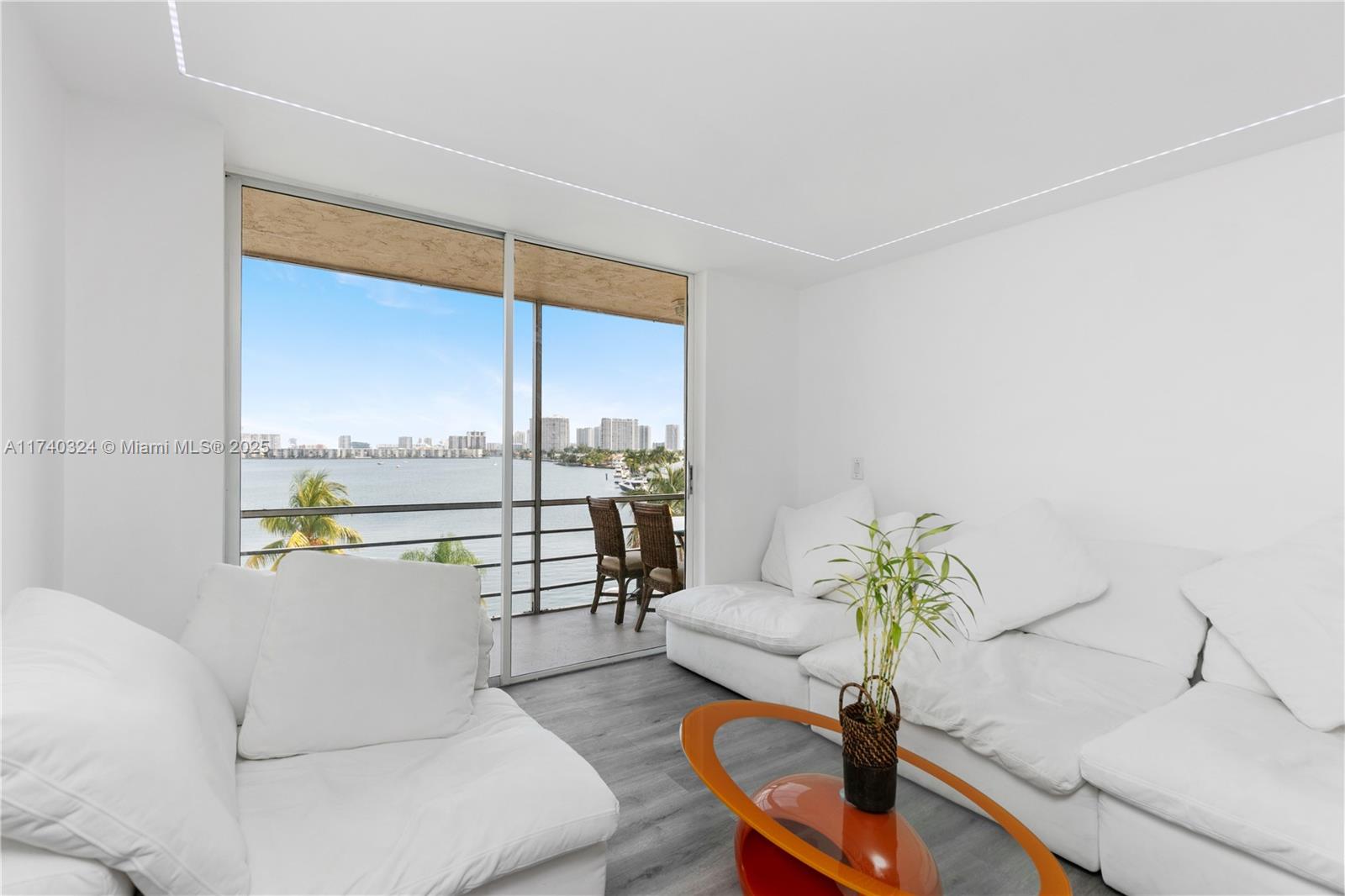 2821 NE 163th St # 5J, North Miami Beach FL 33160