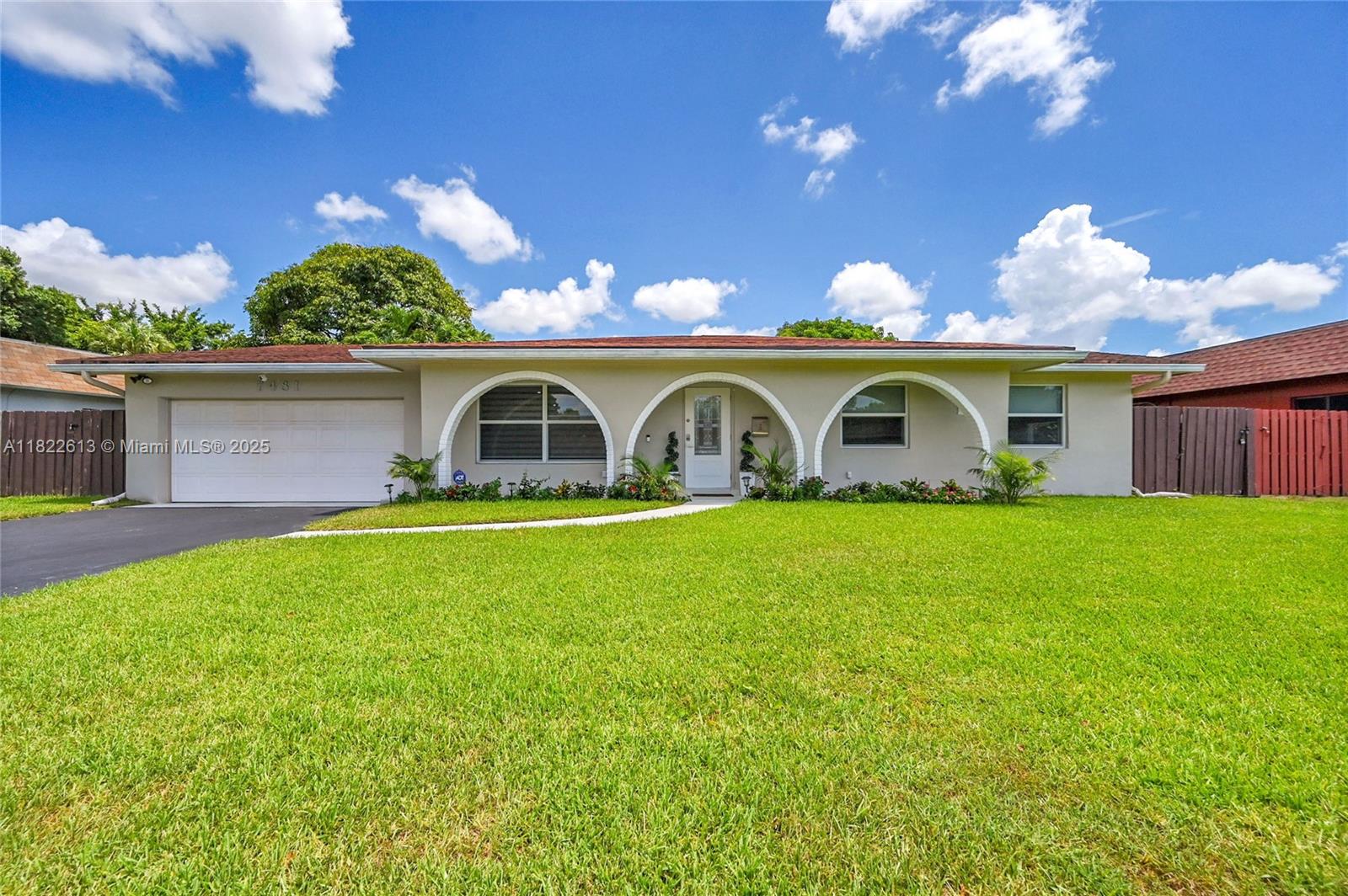 7481 NW 14th St, Plantation FL 33313