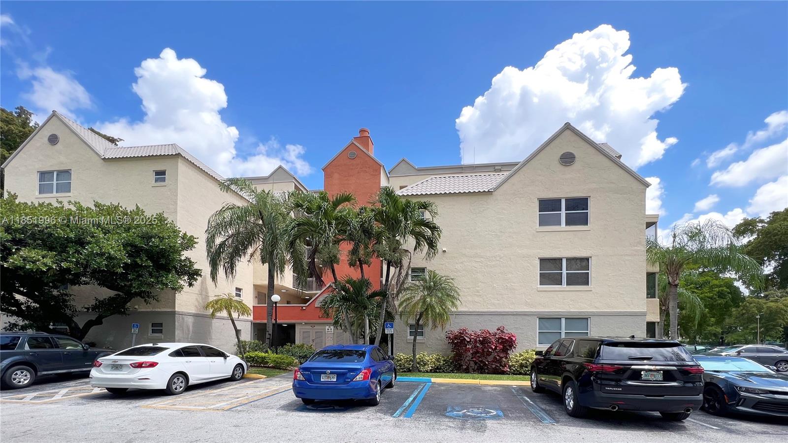 8323 Lake Dr # 406, Doral FL 33166