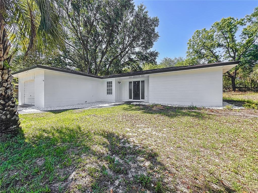 43 LAKE COURT LOOP