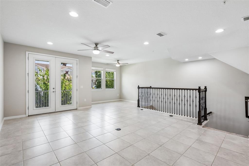 588 PIAZZA POINT, OVIEDO, FL — photo 2 of 20