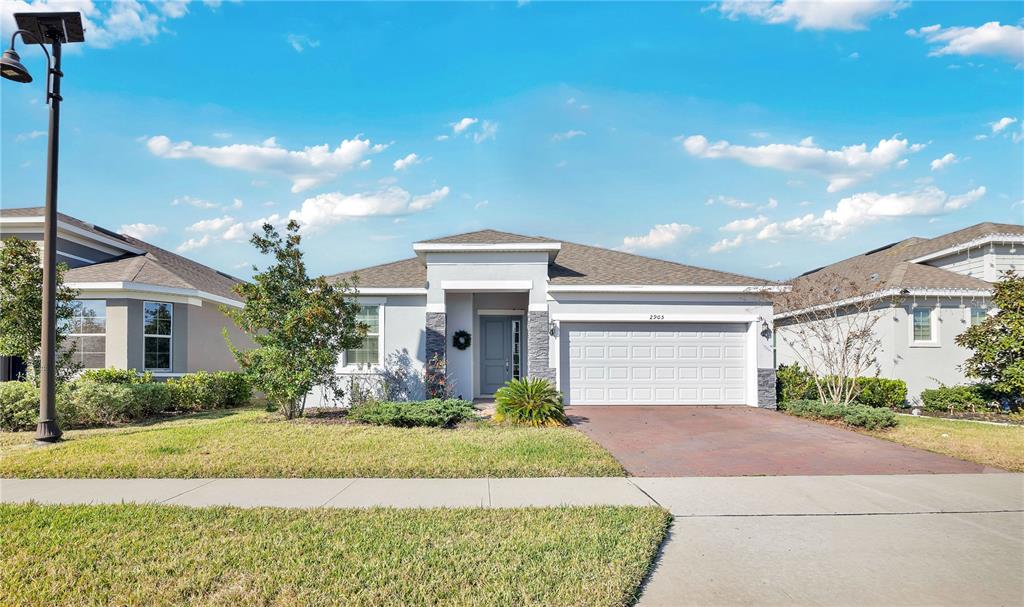 2905 BLUESTEM LANE