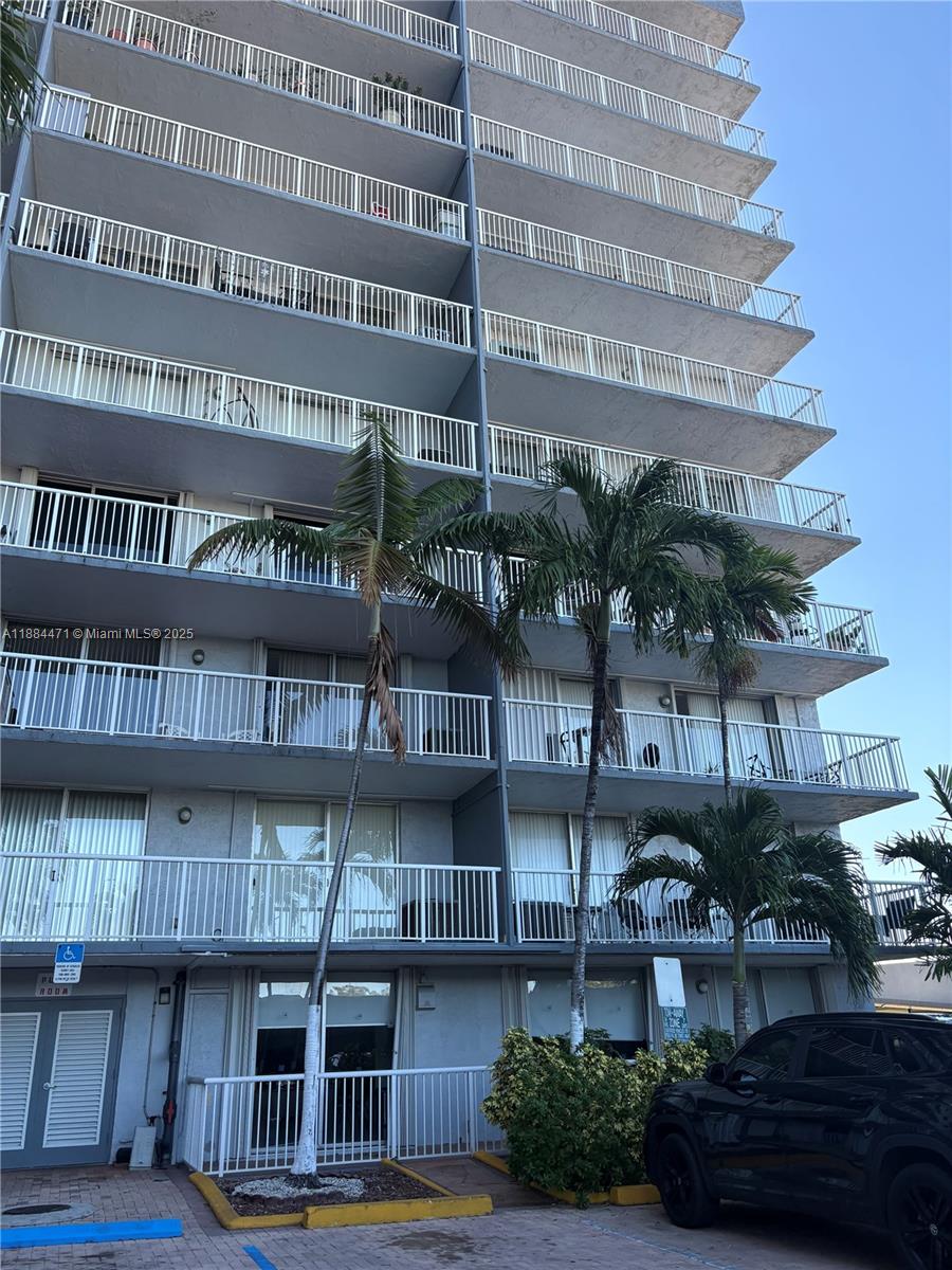 1800 NW 24th Ave # 208, Miami FL 33125