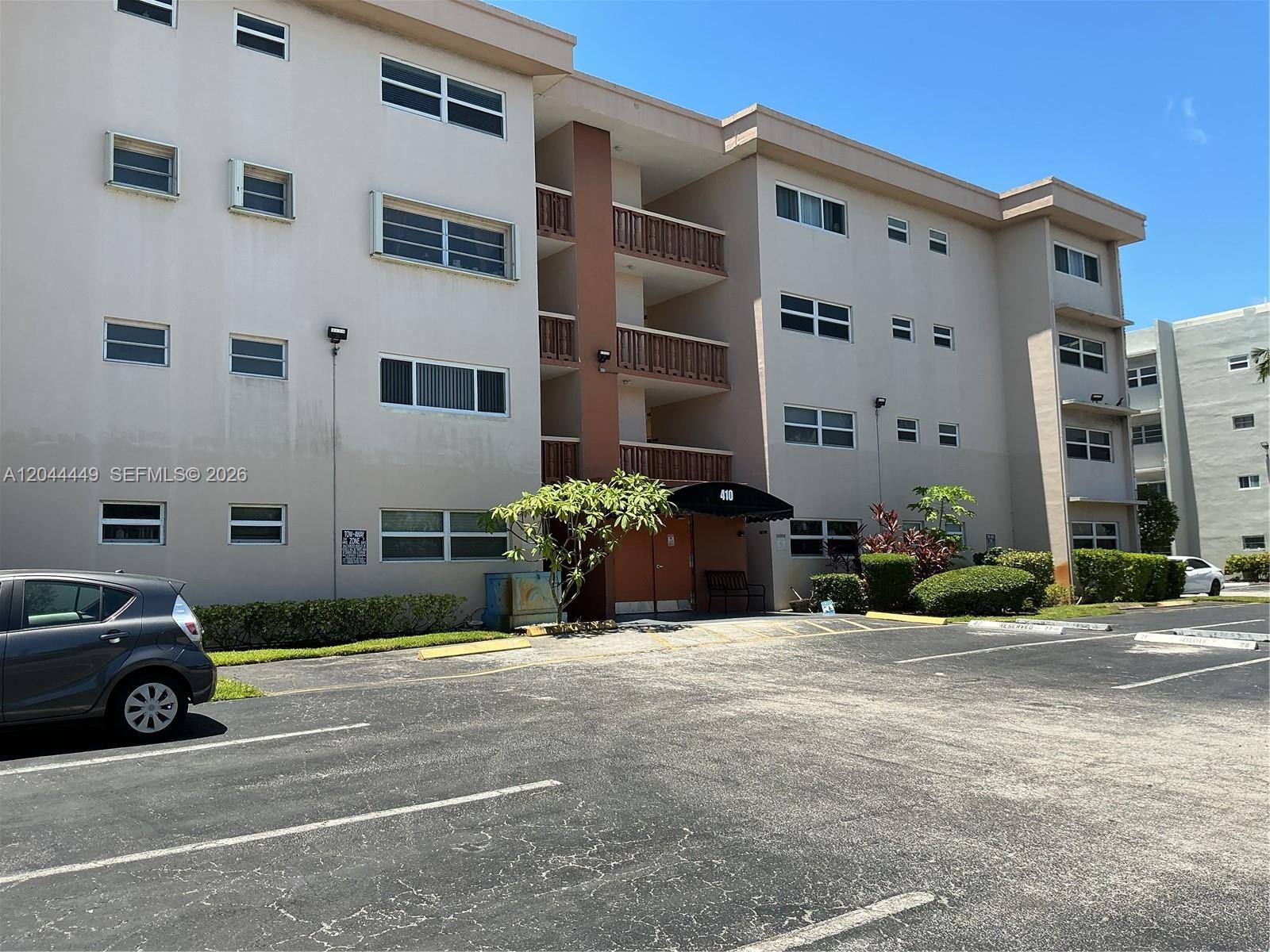 410 SE 2nd St # 307, Hallandale Beach FL 33009