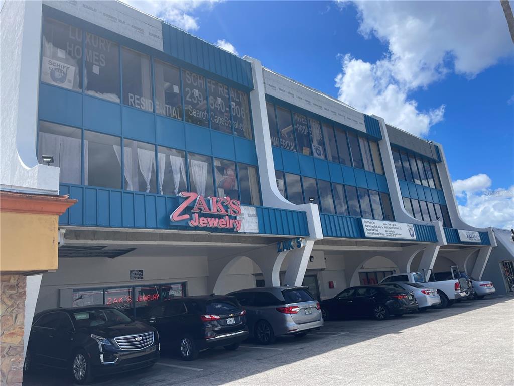 1314 CAPE CORAL PARKWAY E UNIT 207