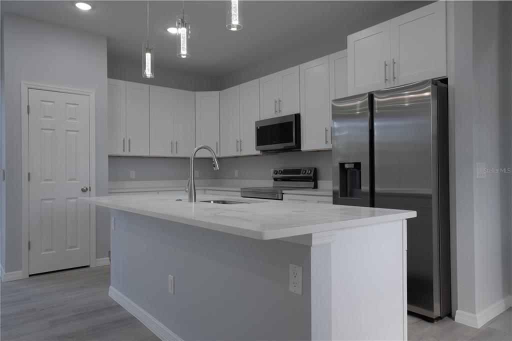 1013 ASTON-MARTIN DRIVE, SEBRING, FL — photo 2 of 29