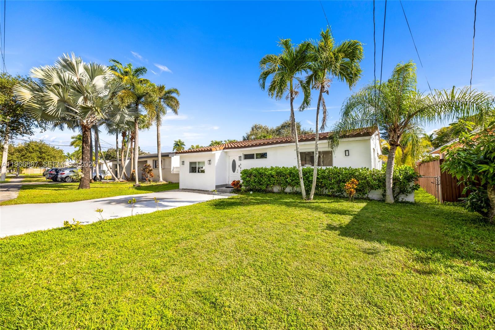907 N Park Rd, Hollywood FL 33021