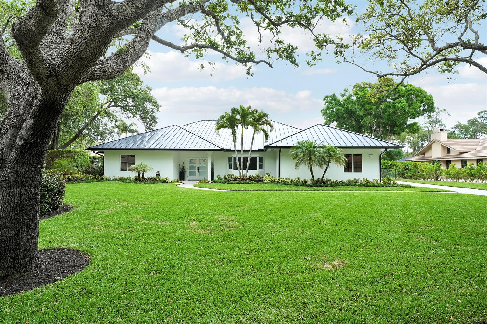 18457 SE Heritage Oaks Lane, Jupiter FL 33469