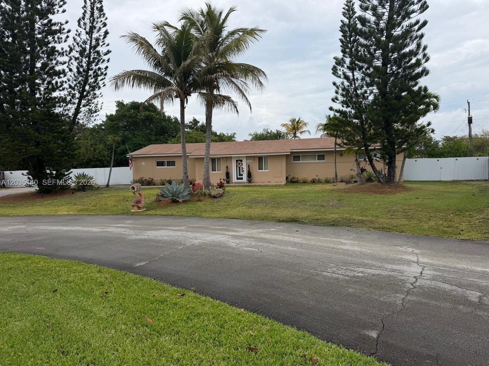 17405 SW 109th Ct, Miami FL 33157
