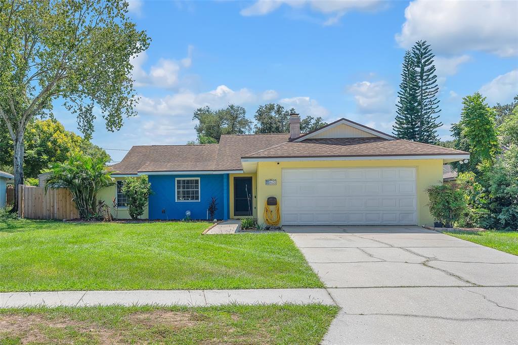 620 ROLLINGWOOD LANE