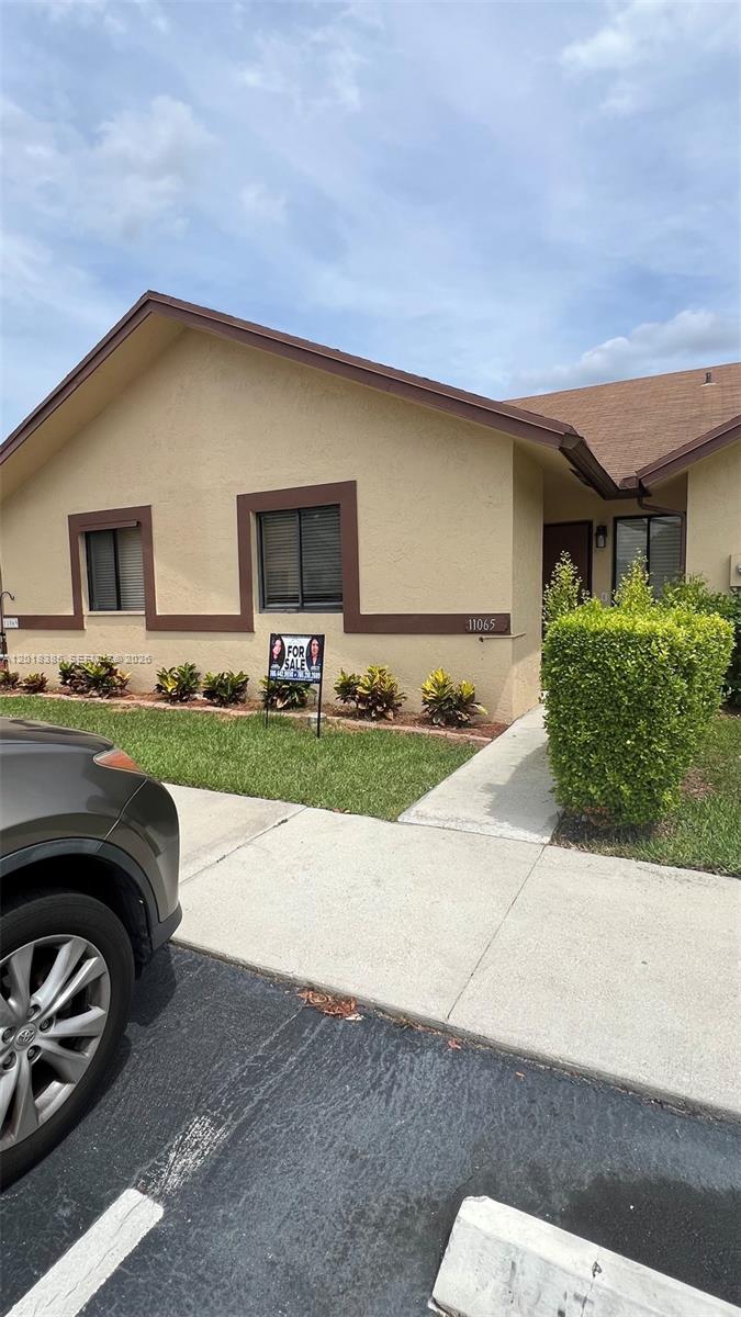 11065 NW 38th Pl, Sunrise FL 33351