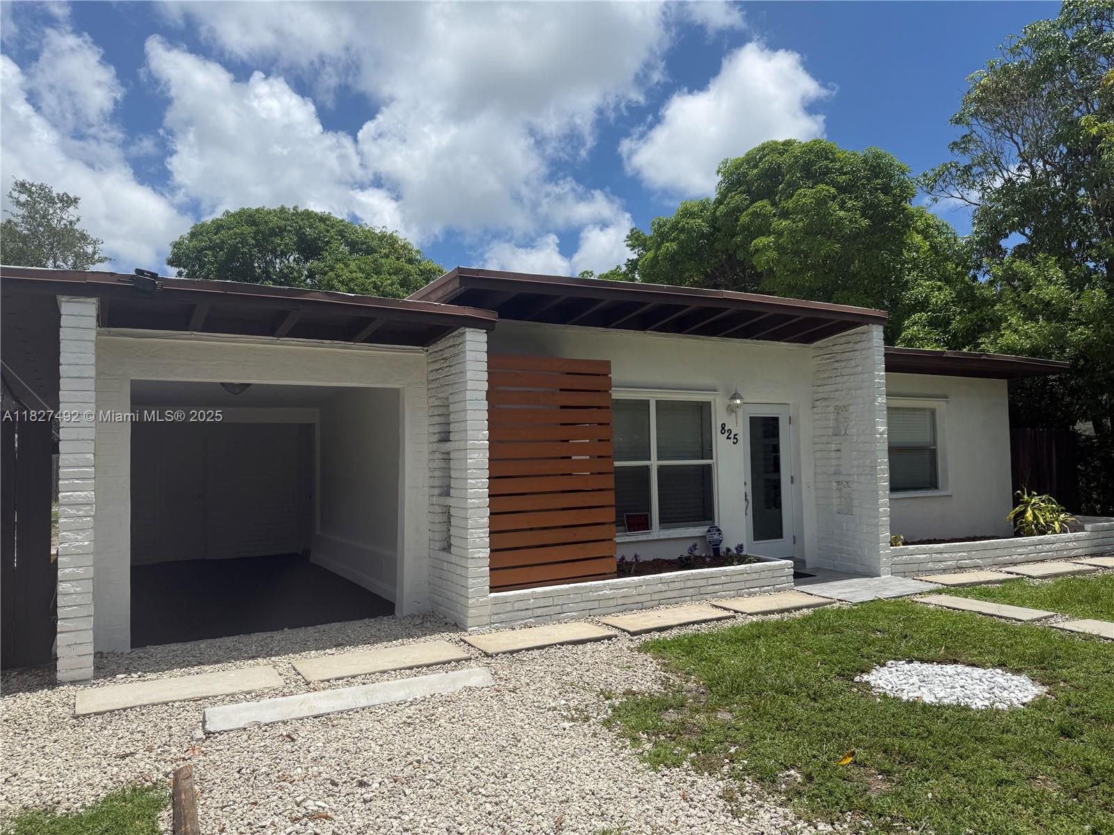 825 NW 127th St, North Miami FL 33168