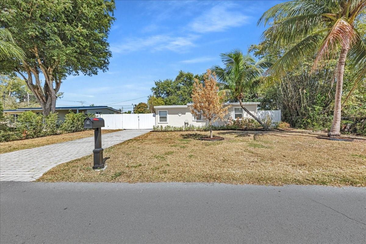 305 NE 8th Street, Pompano Beach FL 33060