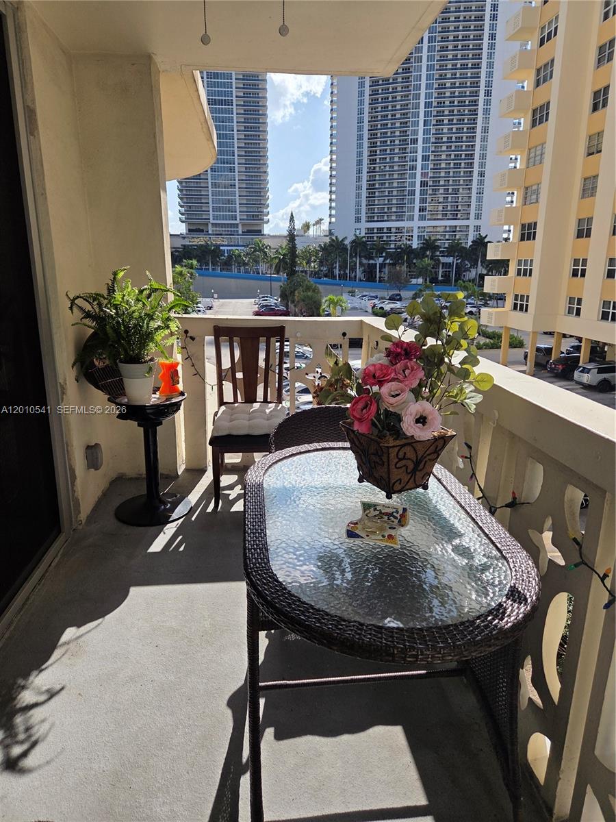 1817 S Ocean Dr # 325, Hallandale Beach FL 33009
