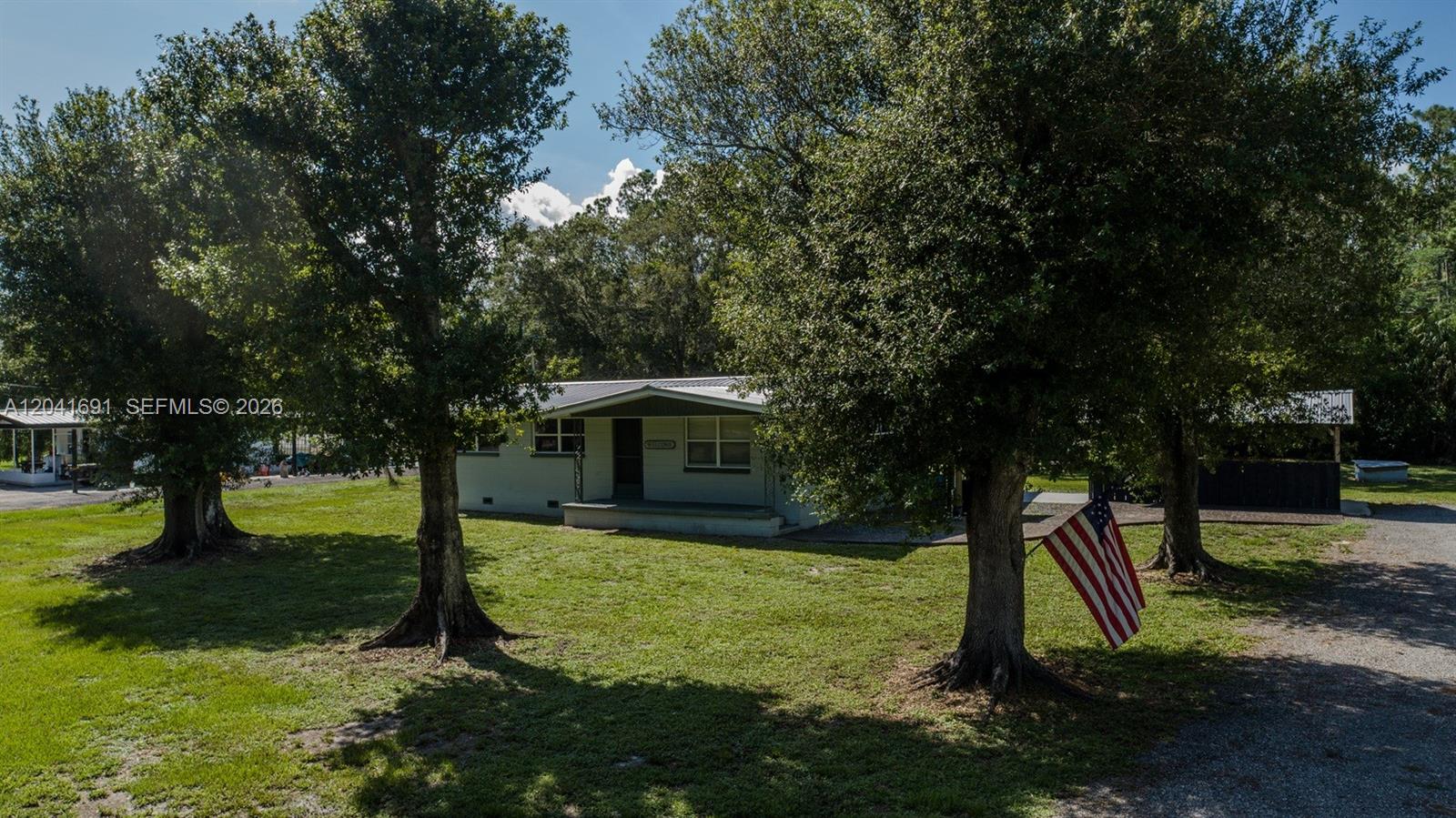 1270 Nobles Rd, La Belle FL 33935