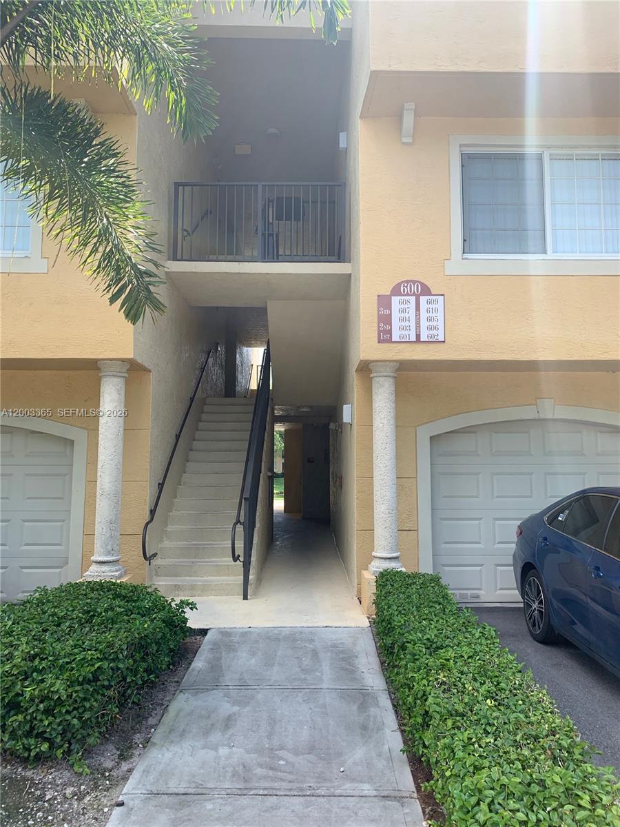 600 N Crestwood Ct N # 610, Royal Palm Beach FL 33411