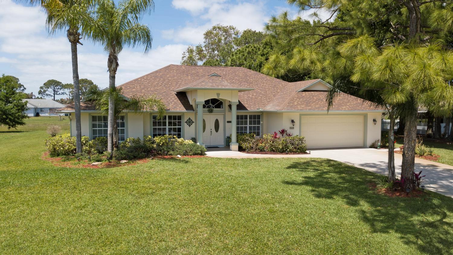 3018 SE Dalhart Road, Port St. Lucie FL 34952