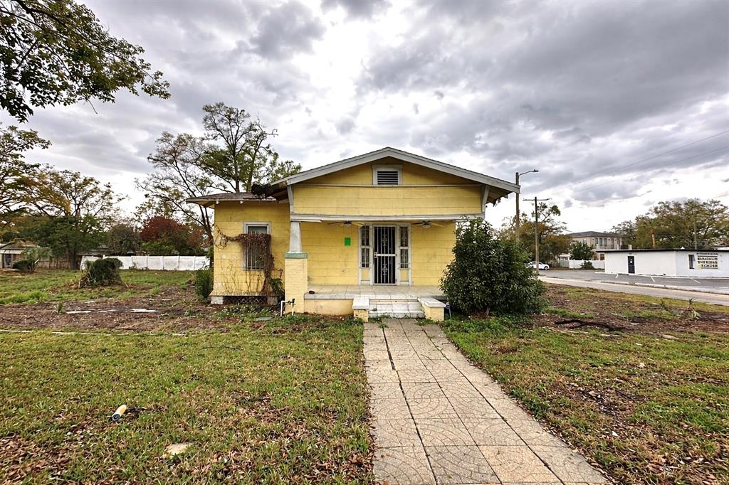 3210 N TAMPA STREET