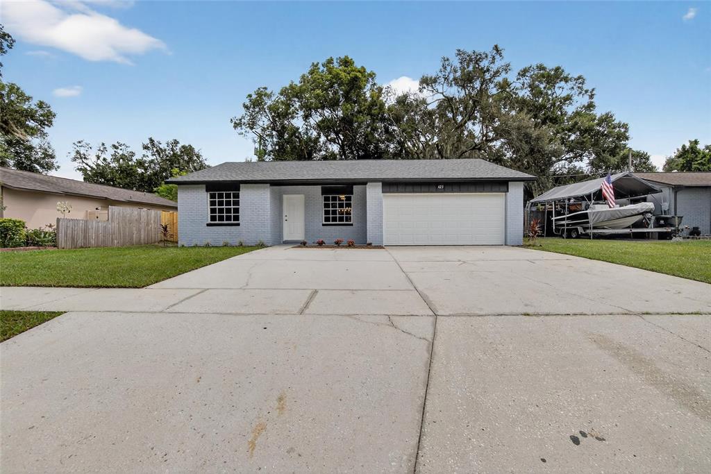 423 FOREST OAK DRIVE