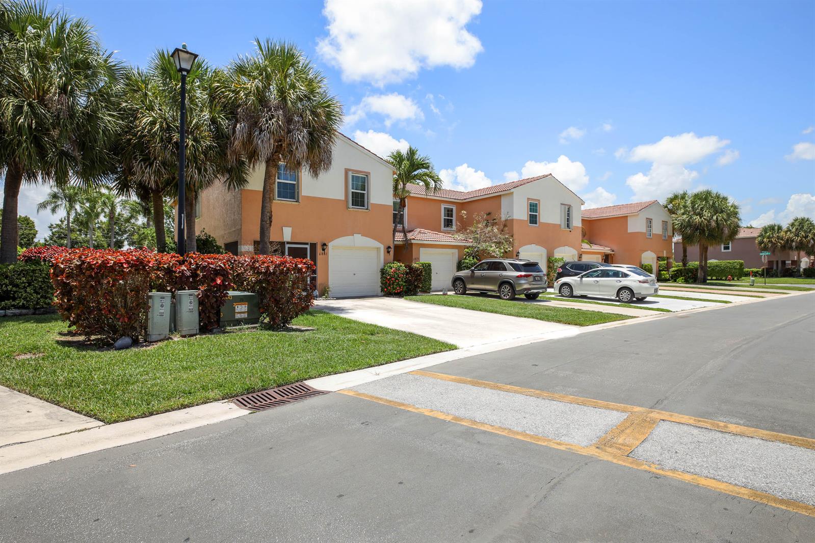 6881 Willow Creek Run, FL 33463