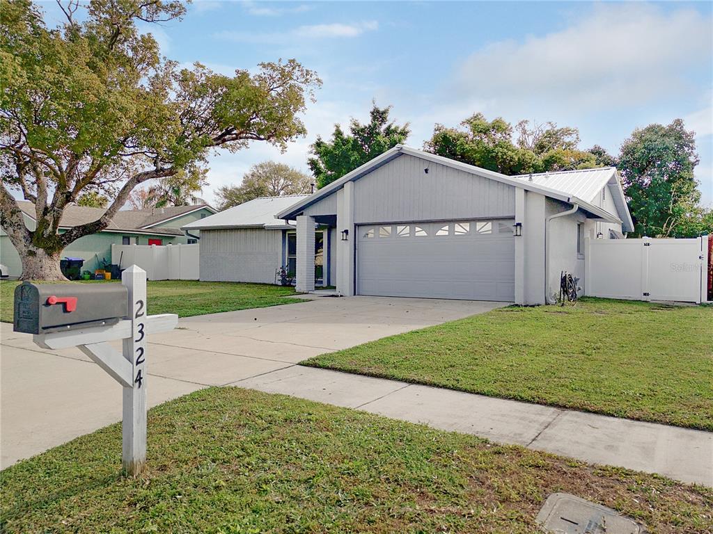 2324 WOODLEAF COURT