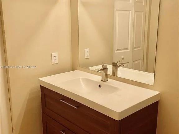 2185 86th Dr, Vero Beach FL 32966