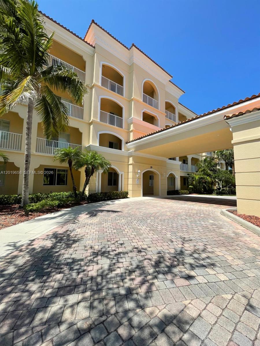 19 W Harbour Isle Dr W # 201, Fort Pierce FL 34949