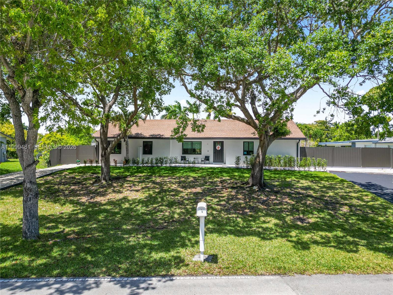 18462 SW 88th Pl, Cutler Bay FL 33157