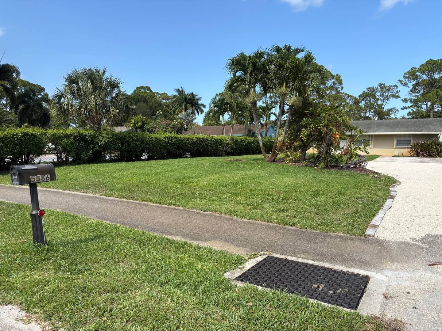5586 3rd Road, Lake Worth FL 33467