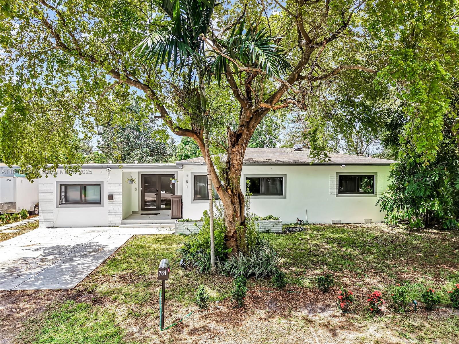 781 NE 162nd St, Miami FL 33162