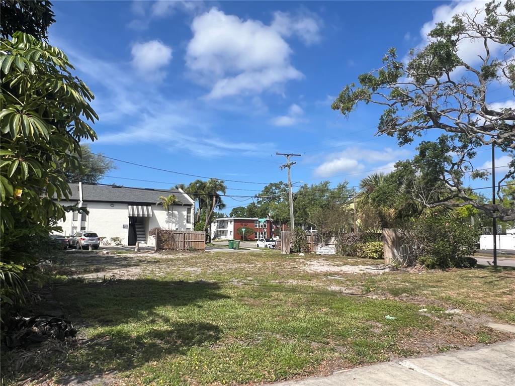 404 E DAVIS BOULEVARD, TAMPA, FL — photo 2 of 10